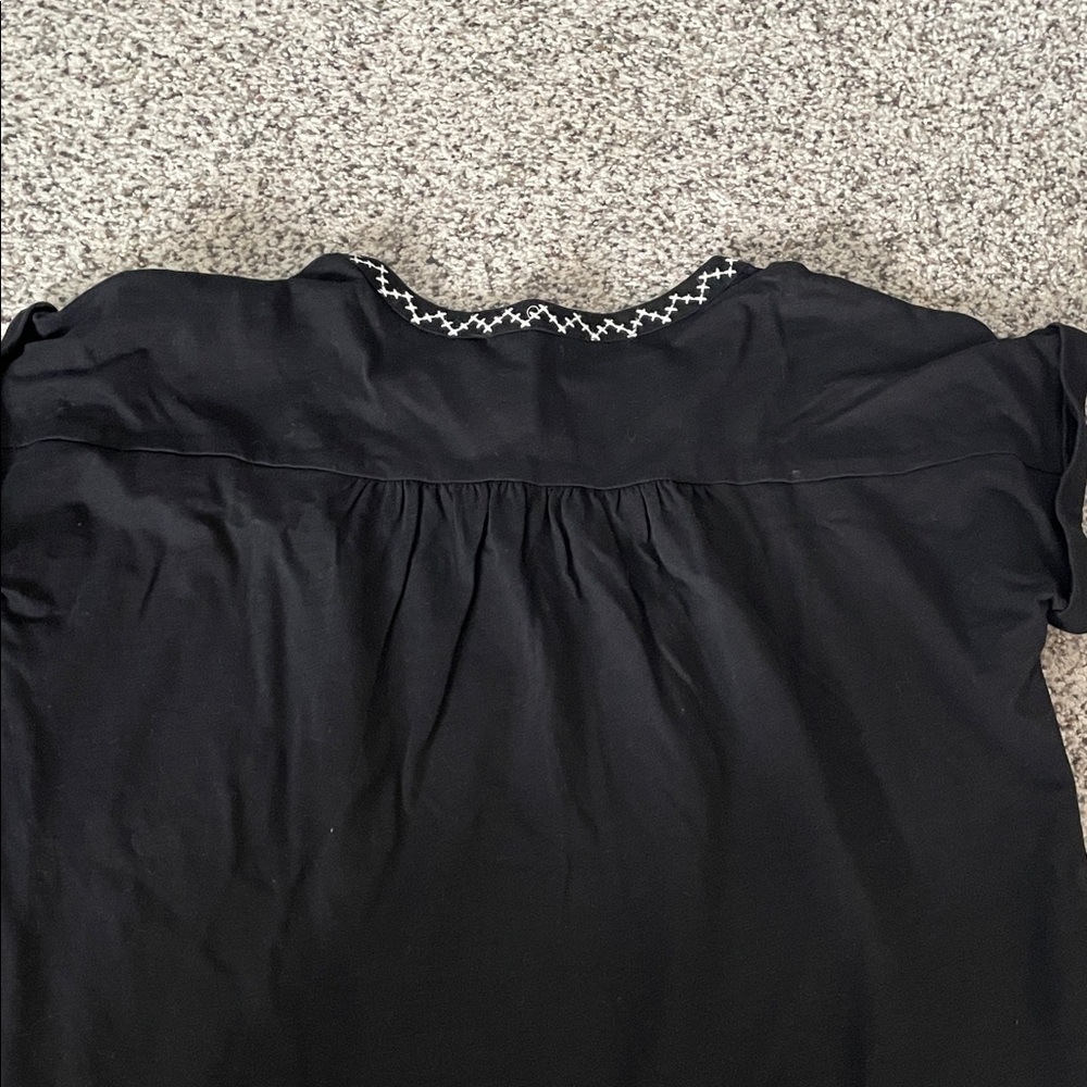 Women’s Doe & Rae Black Top with White Embroidery size small - Picture 6 of 6